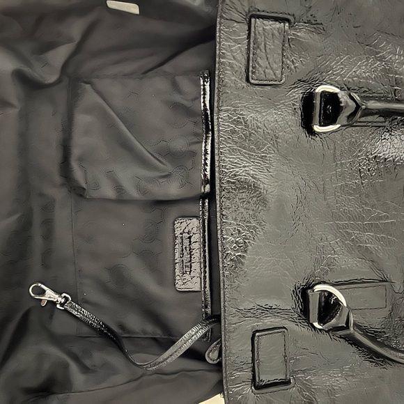 Michael Kors North/South Hamilton textured patent leather tote - Picture 5 of 16